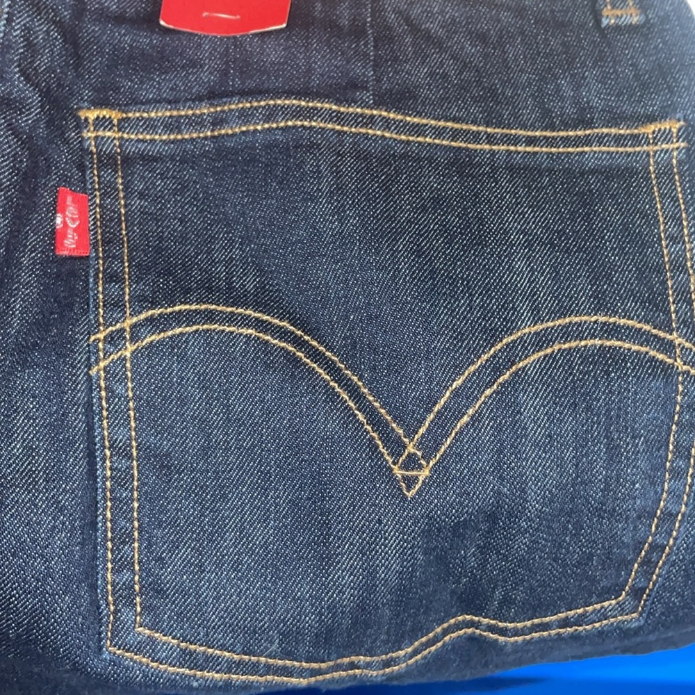 ⭐️Levi’s Denim Skirt - Picture 8 of 11